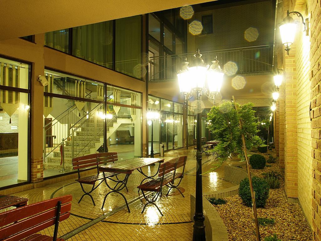 Hotel Fajkier Kroczyce Buitenkant foto